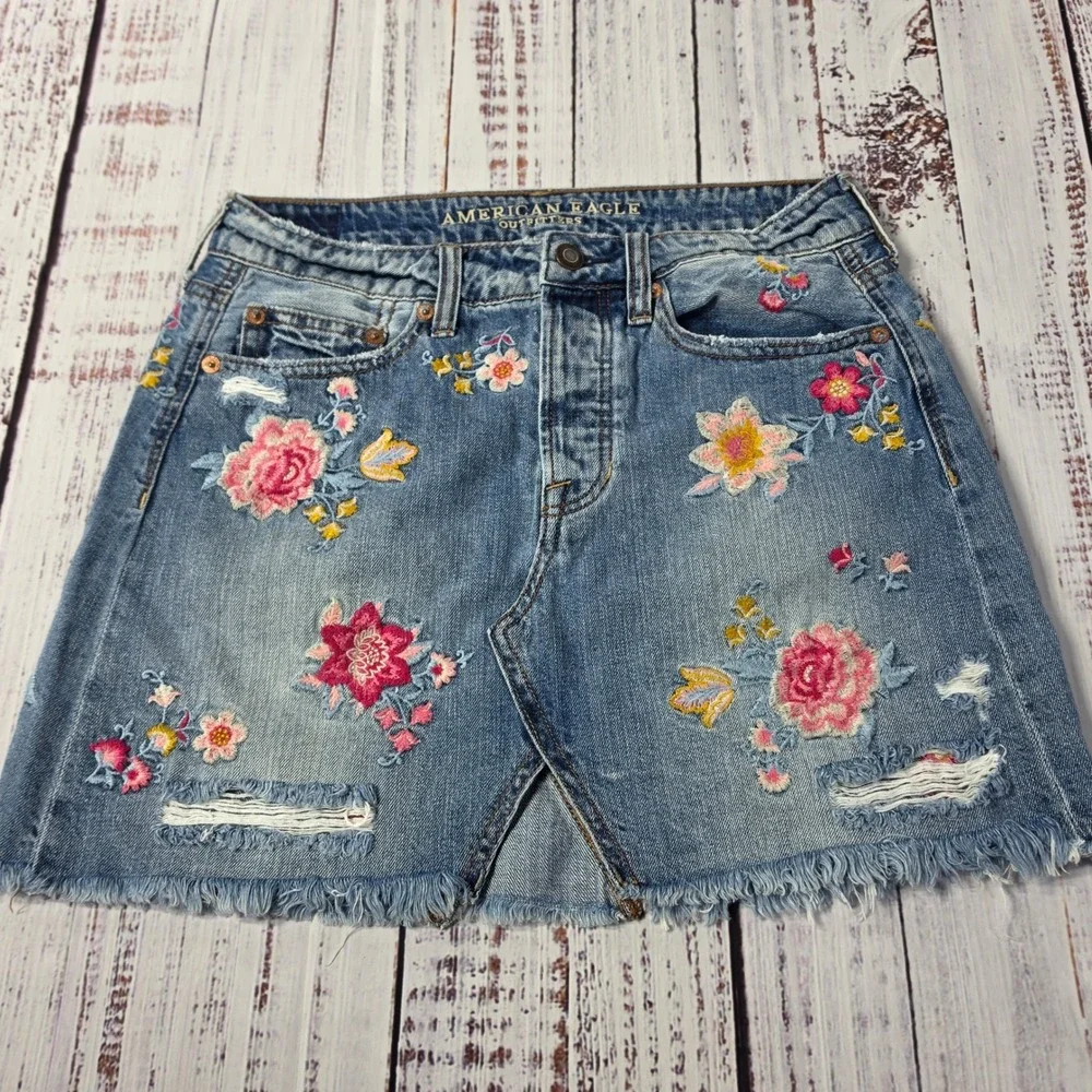 American Eagle Denim Mini‎ Skirt Womens 2 Blue Excellent Floral Embroidered Boho
